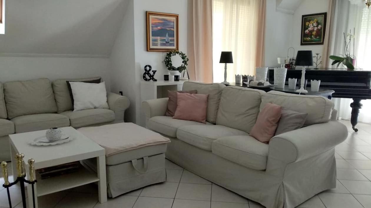 Leander Apartman Balatonlelle Exterior photo